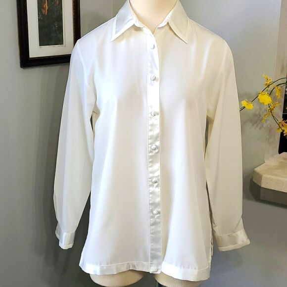 IVES St. CLAIR petite blouse 6P. Long sleeves satin and sheer. Button down. Nice - Picture 1 of 10
